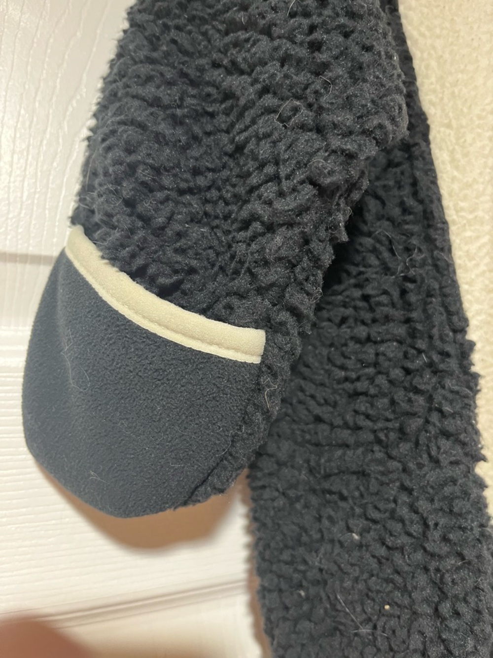 Columbia Black and Cream Sherpa Baby Footie with Hood 12-18 - Picture 8 of 8
